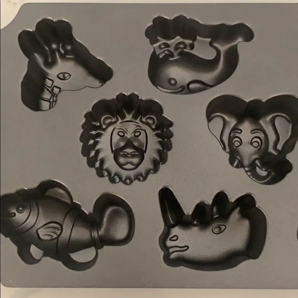 Animal Zoo muffins tray